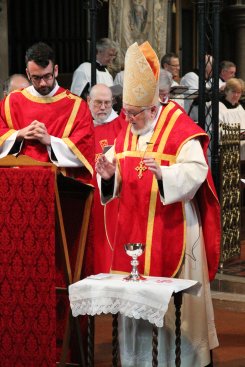 Bishop Geoffrey Rowell Consecrates and New Chalice, St Alban's Day 2015